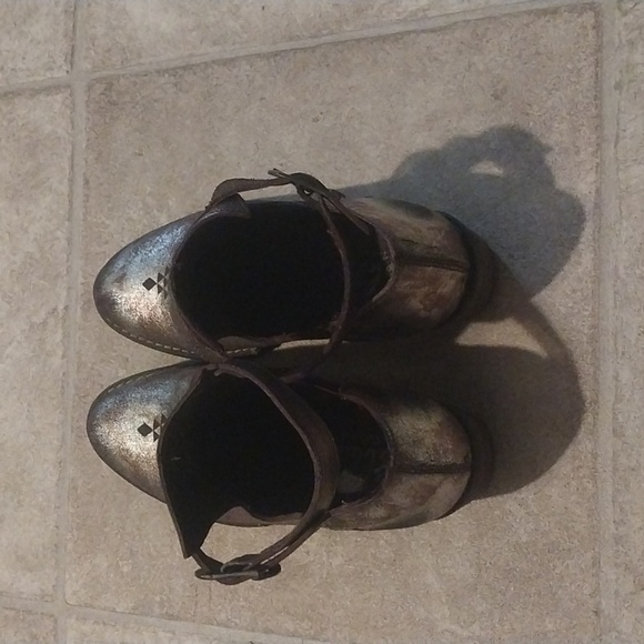 Sbicca Vintage Collection Peaceout Metallic Ankle Booties  Size 6 - Picture 4 of 8